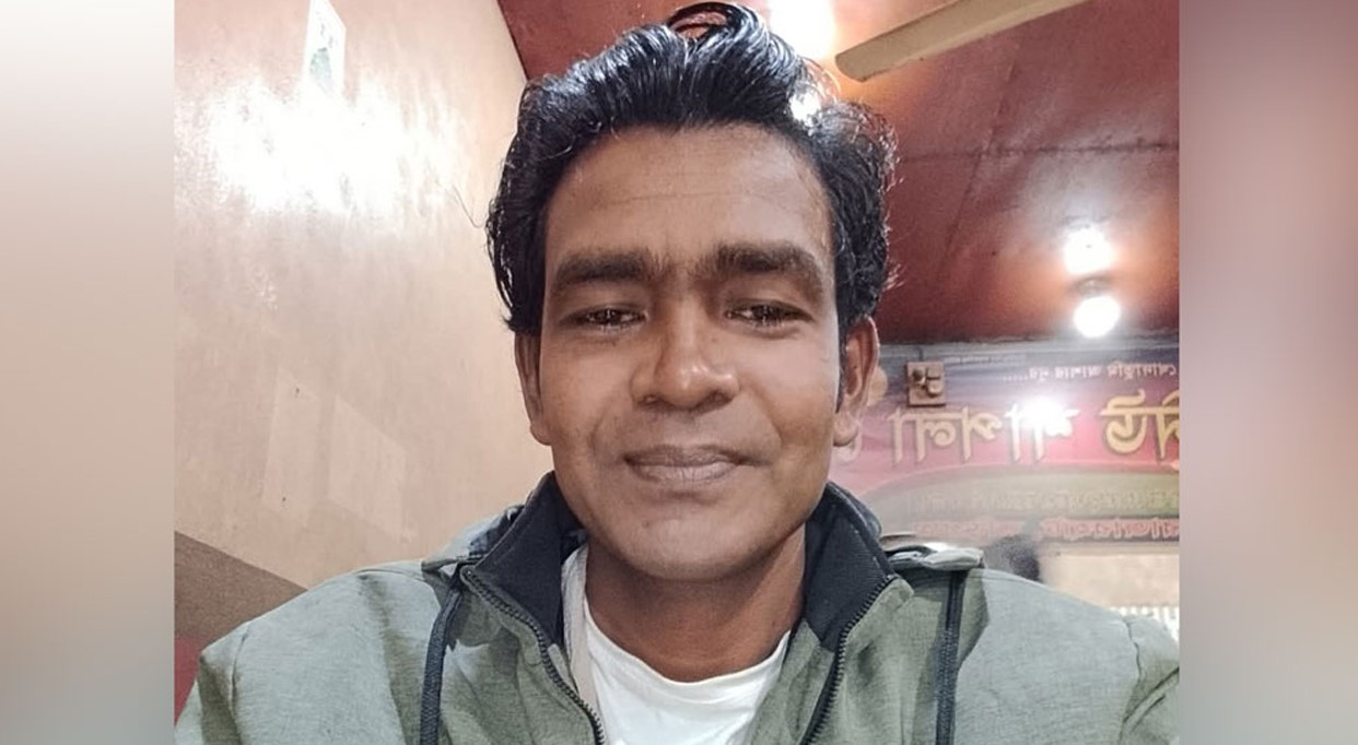 উপদেষ্টাকে নিয়ে ফেসবুকে পোস্ট, বরখাস্ত হলেন শিক্ষক