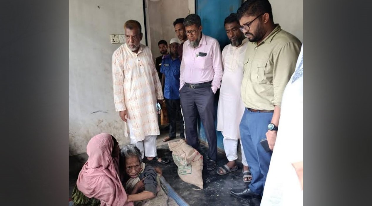 শ্রীবরদীর সেই অসুস্থ বৃদ্ধার খোঁজ নিলেন ইউএনও জাবের আহমেদ