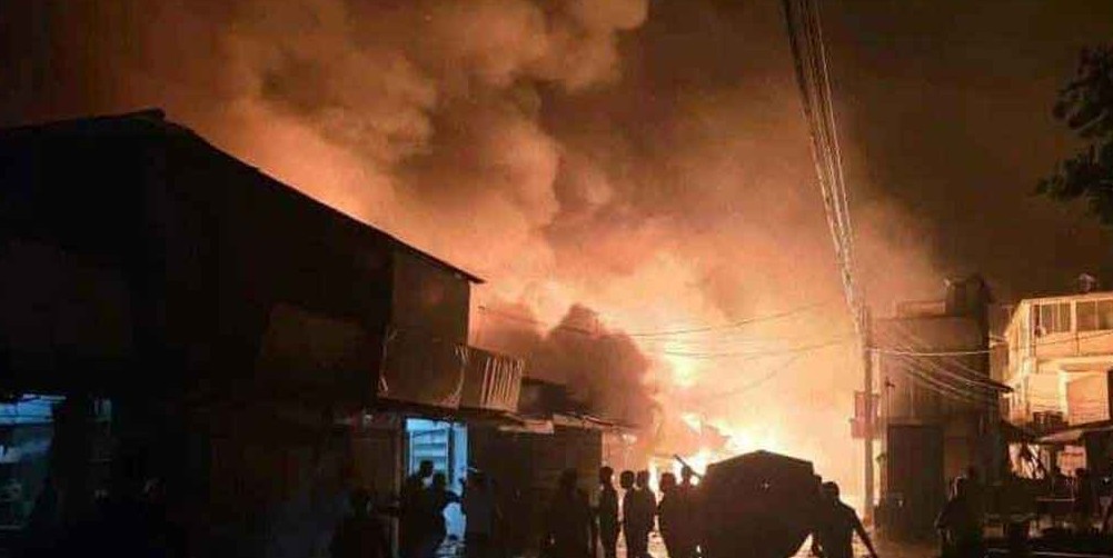 খাগড়াছড়িতে মধ্যরাতে আগুনে পুড়ল ১৪ ব্যবসাপ্রতিষ্ঠান