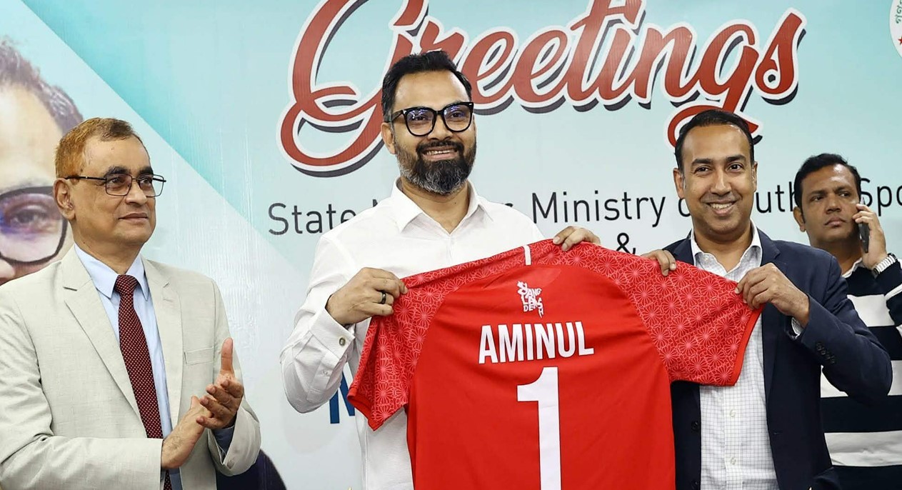 হামজাদের বেতনের আওতায় আনছেন ক্রীড়া প্রতিমন্ত্রী