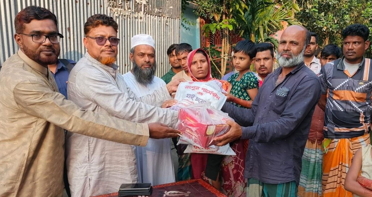 শিশু জান্নাতের পাশে দাঁড়ালেন ওসি লুৎফর রহমান 