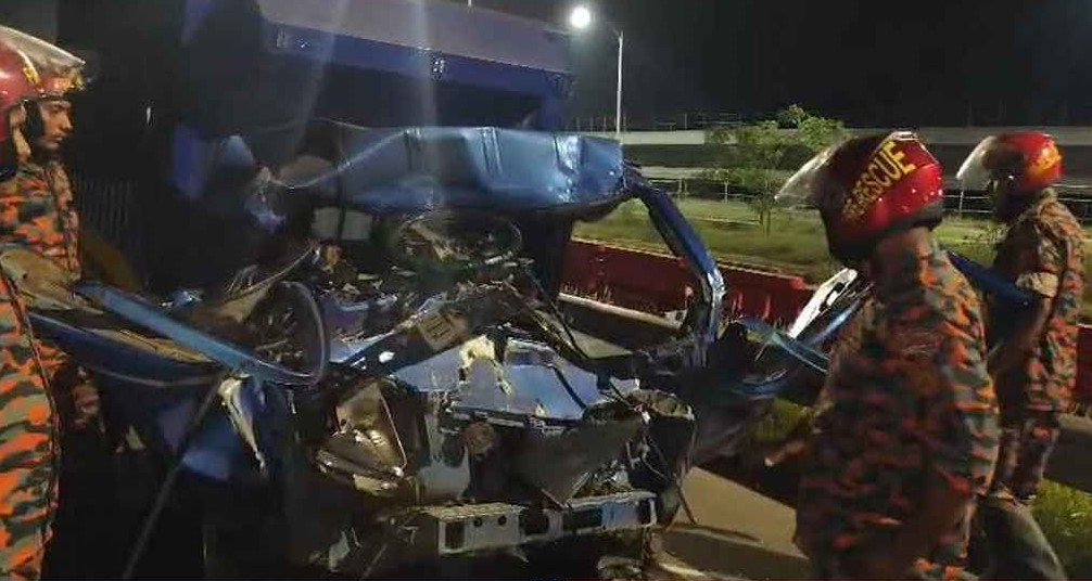 এক্সপ্রেসওয়েতে দুর্ঘটনায় একই পরিবারের ৩ জনসহ আহত ৪