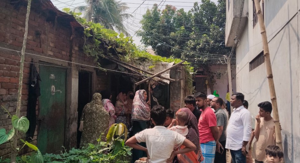 টঙ্গীতে বাবা ছেলে খুন