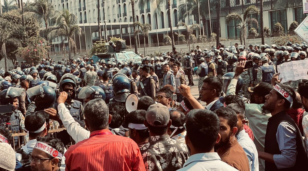 প্রধান উপদেষ্টার বাসভবন এলাকায় ১৪৪ ধারা জারি