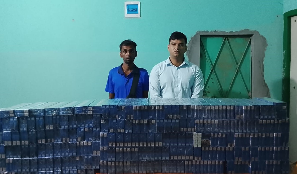কলাপাড়ায় সাড়ে ১০ হাজার প্যাকেট অবৈধ সিগারেট জব্দ