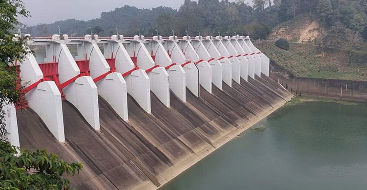 কাপ্তাই বাঁধের ১৬টি জলকপাট খুলছে মঙ্গলবার সকালে