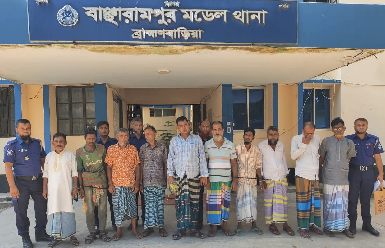 বাঞ্ছারামপুরে মাদক চুরি ও জুয়ার সঙ্গে জড়িত একাধিক আসামি আটক