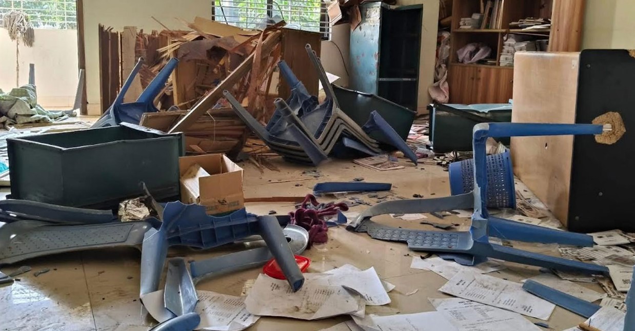 কুষ্টিয়ায় প্রথম আলোর অফিসে ভাঙচুর