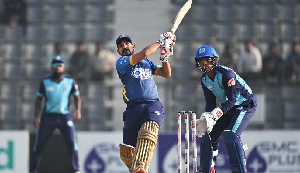 নাসিরের বিধ্বংসী ইনিংস, হারের বৃত্তে ঘুরপাক নোয়াখালী