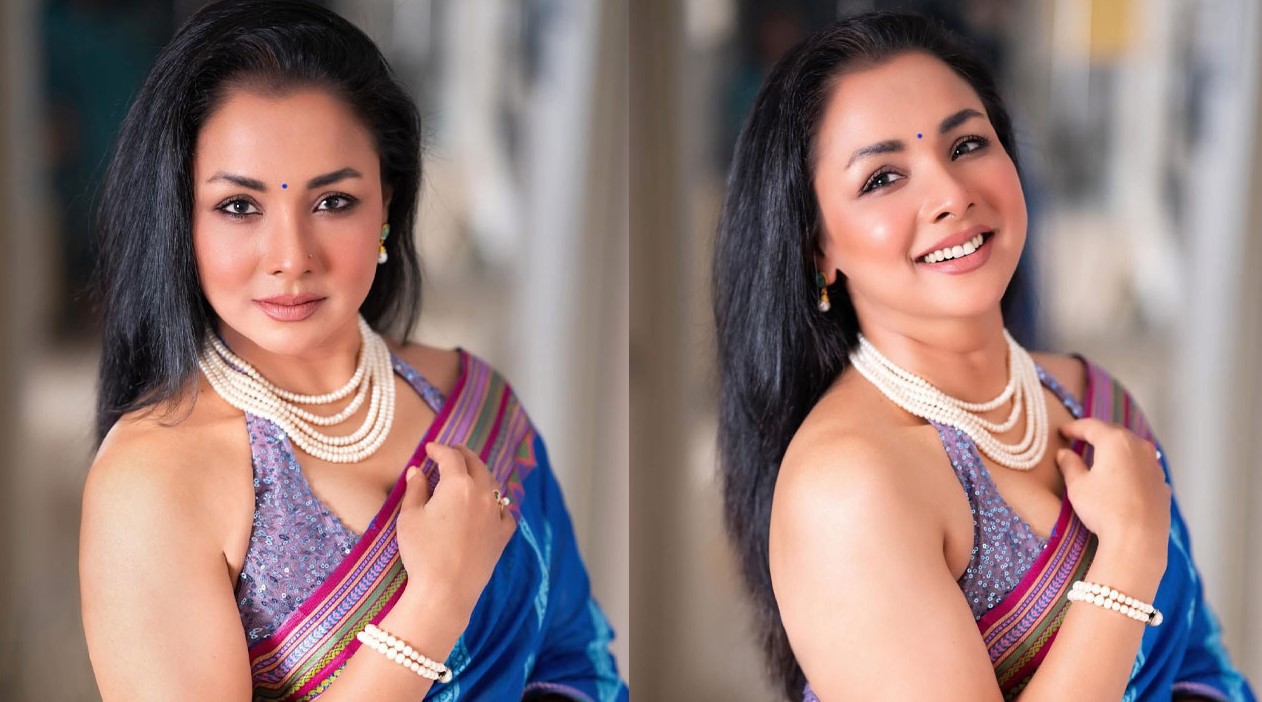 শাড়িতে অনন্যা রুনা খান