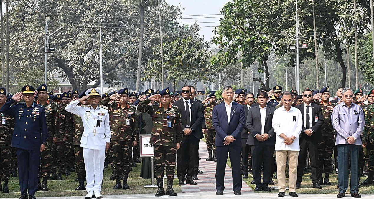 বিডিআর শহীদদের প্রতি প্রধানমন্ত্রীর শ্রদ্ধা নিবেদন