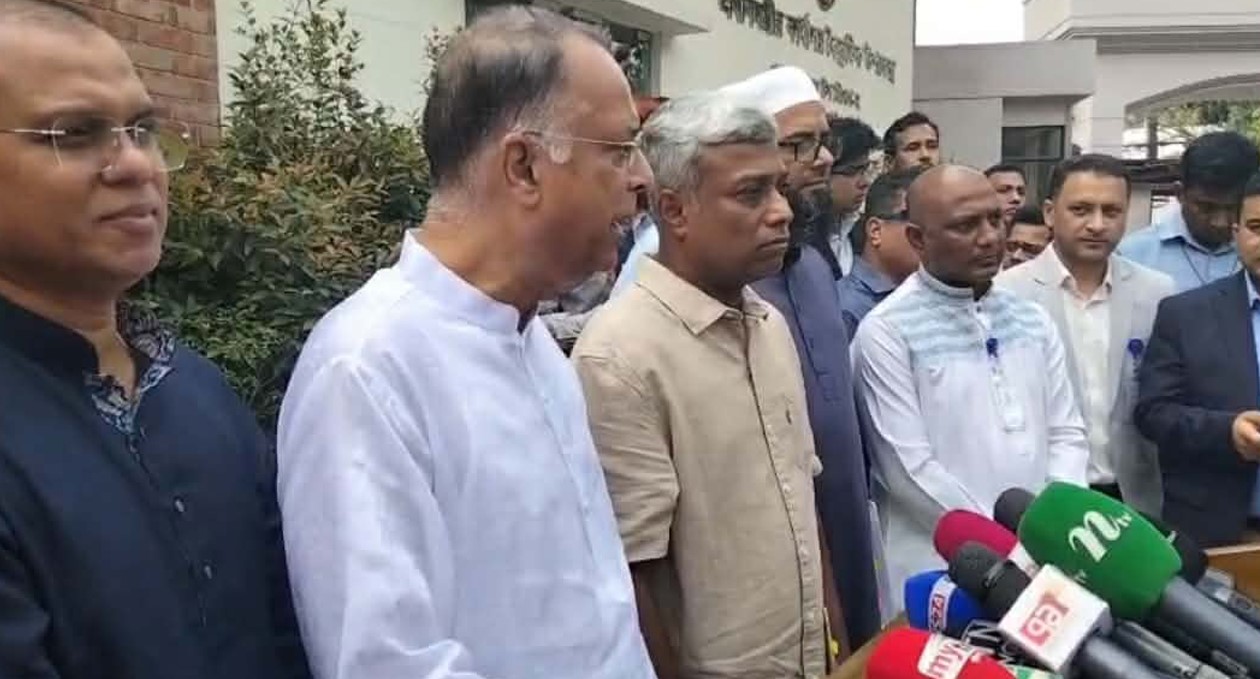 উদ্বিগ্ন হওয়ার কিছু নেই, ৯ তারিখ আরও ২টি ভেসেল আসছে