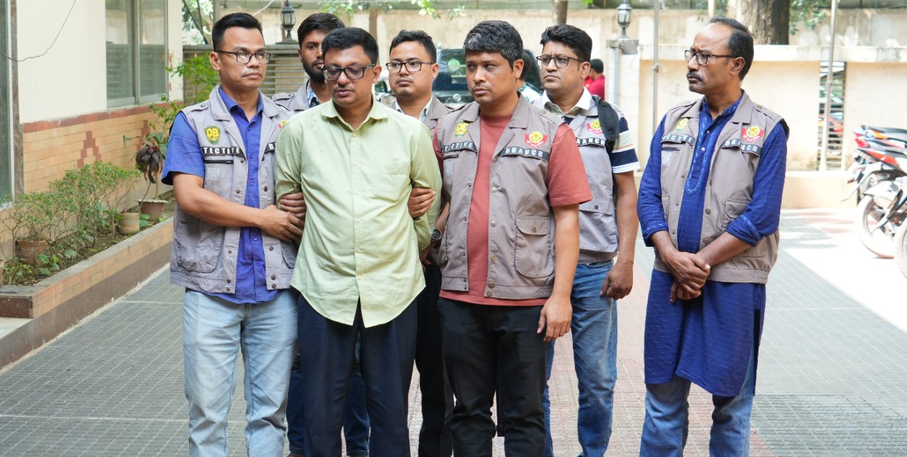 প্রধানমন্ত্রীর উপদেষ্টা পরিচয়ে প্রতারণা, কক্সবাজারে গ্রেপ্তার ১