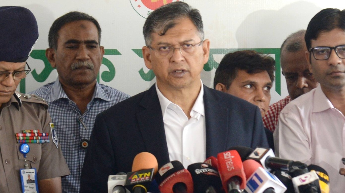 অবৈধ অস্ত্র উদ্ধার ও ভুয়া মামলা প্রত্যাহারে সরকার কঠোর অবস্থানে