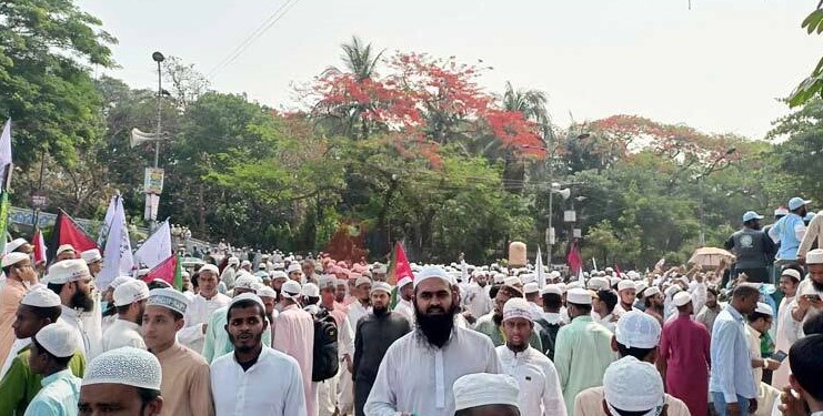 সোহরাওয়ার্দী উদ্যানে হেফাজতের মহাসমাবেশে নেতাকর্মীদের ঢল