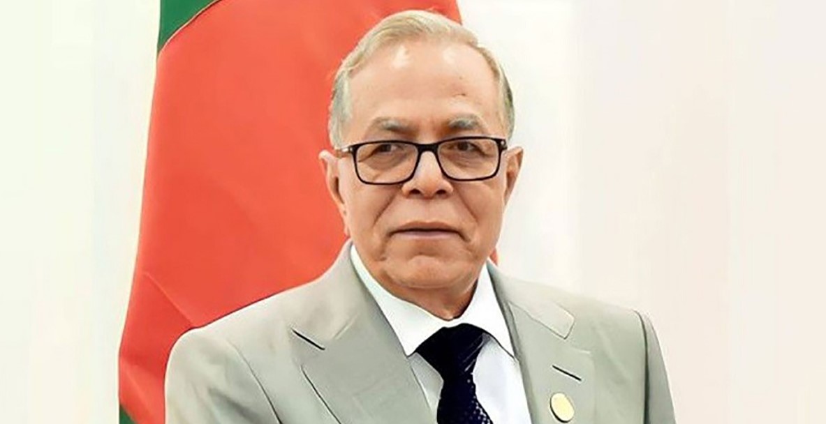 দেশ ছাড়লেন সাবেক রাষ্ট্রপতি আবদুল হামিদ