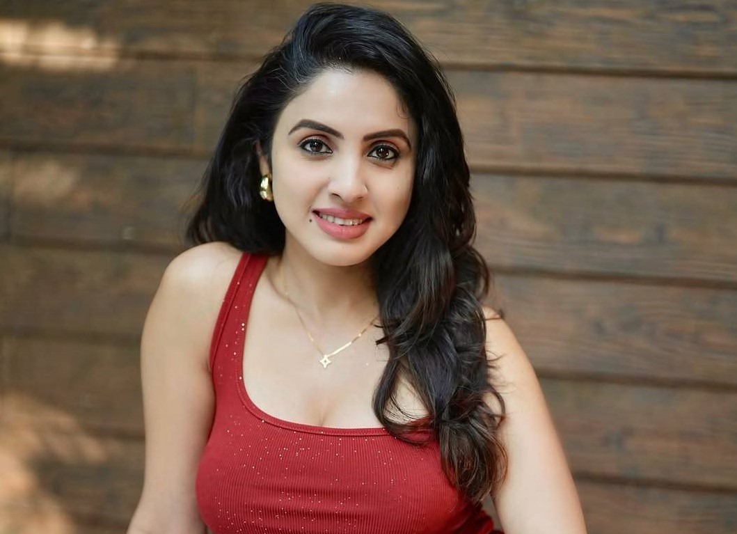 ত্বকের উজ্জ্বলতা বাড়ায় কাঁচা হলুদ