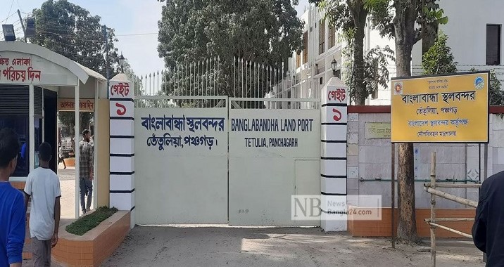বাংলাবান্ধা থেকে ফেরত এলো পিভিসি ডোরের গাড়ি