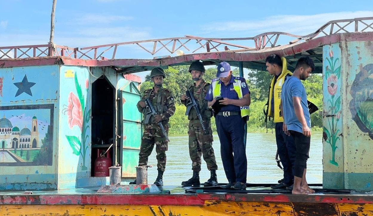 বাঞ্ছারামপুরে মেঘনা নদীতে অবৈধ বালু উত্তোলন, গুলিবিদ্ধ ১