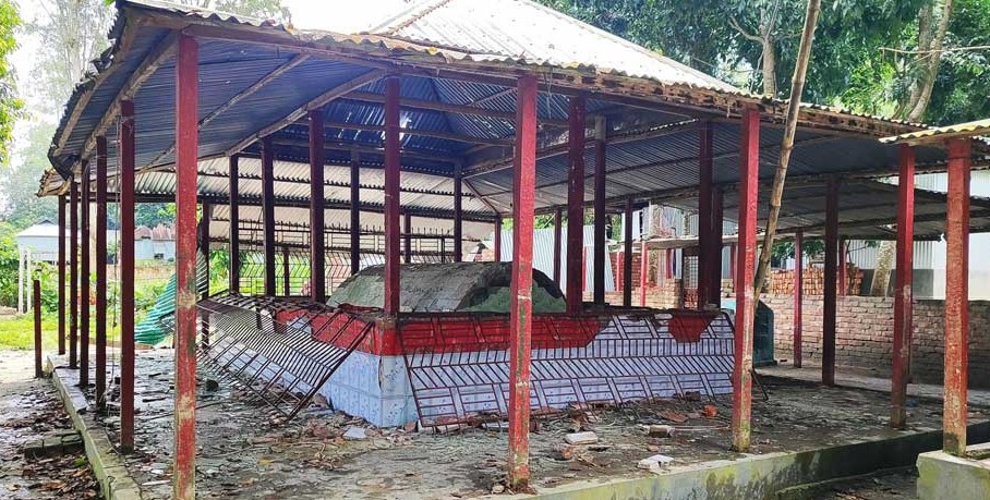হামলার পর থেকে বন্ধ রয়েছে বেশির ভাগ দরগাহ-মাজার