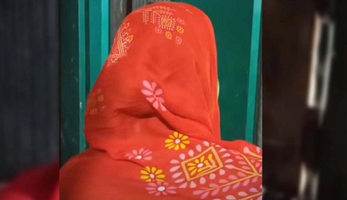 মানুষের যন্ত্রণায় বাড়ি ছাড়লেন মুরাদনগরে নিপীড়নের শিকার সেই নারী
