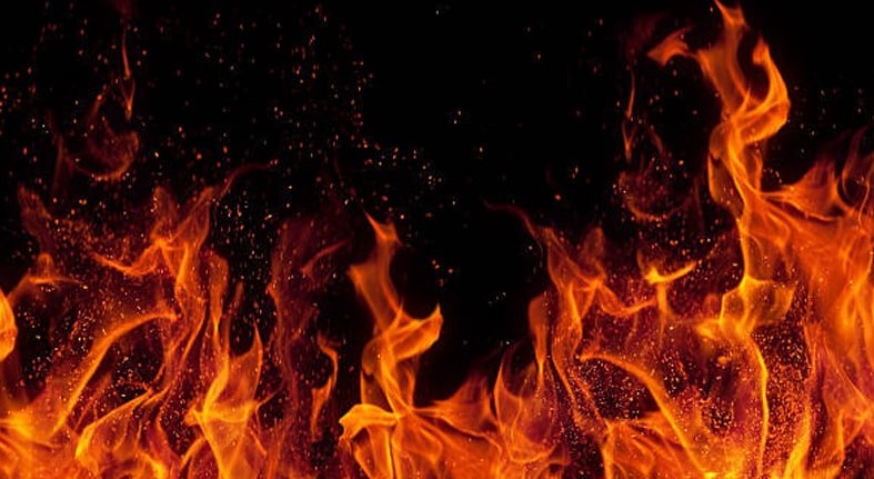 ইরাকের শপিং মলে ভয়াবহ আগুন, নিহত অন্তত ৫০