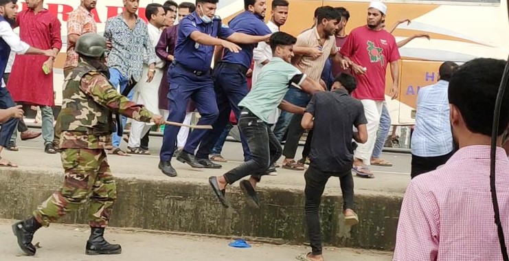 চকরিয়ায় এনসিপির পথসভার মঞ্চে বিএনপির হামলার অভিযোগ