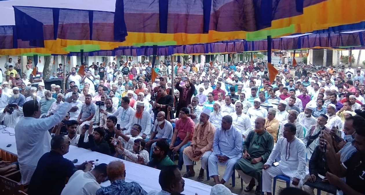 বাঞ্ছারামপুরে মৌসুমি শকুনেরা মনোনয়নের জন্য মাঠে নেমেছে