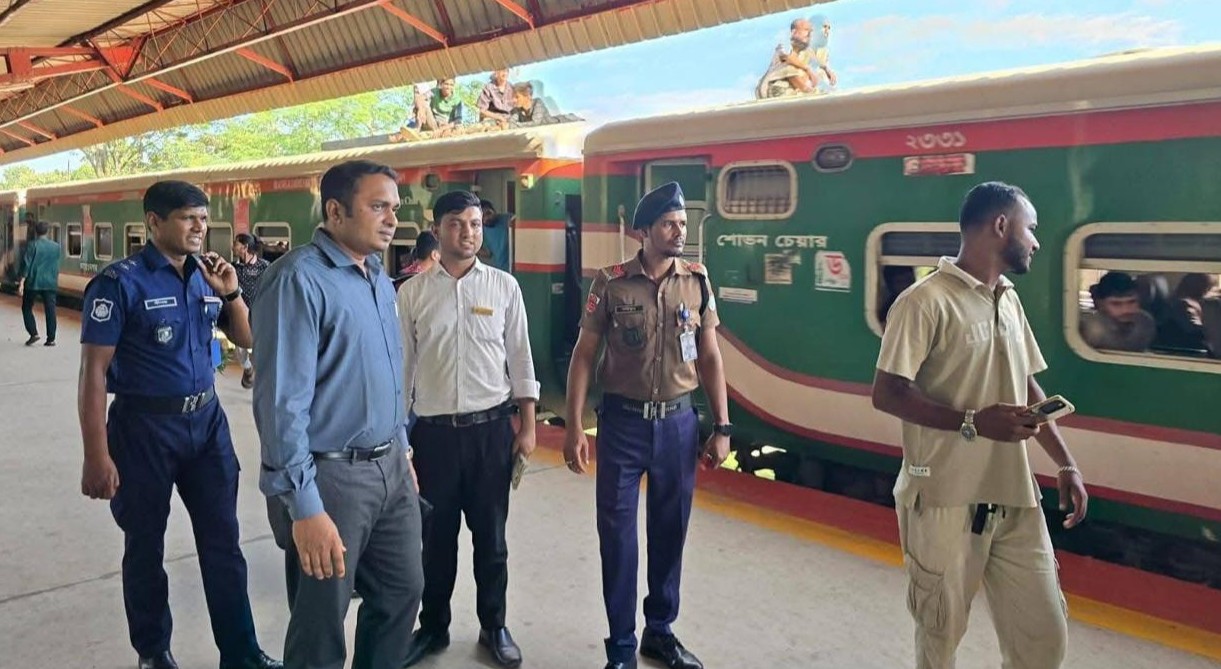 রেলওয়ের যাত্রীসেবায় শ্রীমঙ্গলে অনিয়ম প্রতিরোধে অভিযান