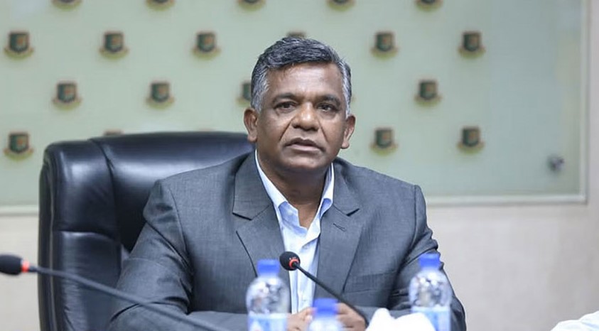 দেশ ছাড়লেন আমিনুল ইসলাম বুলবুল