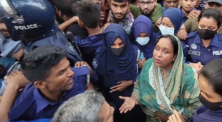 সেলিনা হায়াত আইভী গ্রেফতার