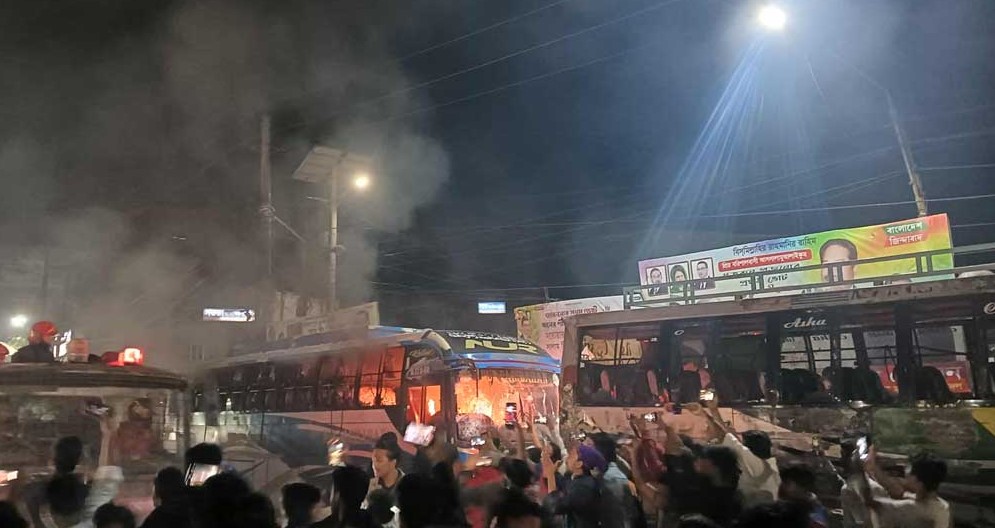 বরিশালে টার্মিনালে ‘শতাধিক’ বাস ভাঙচুর