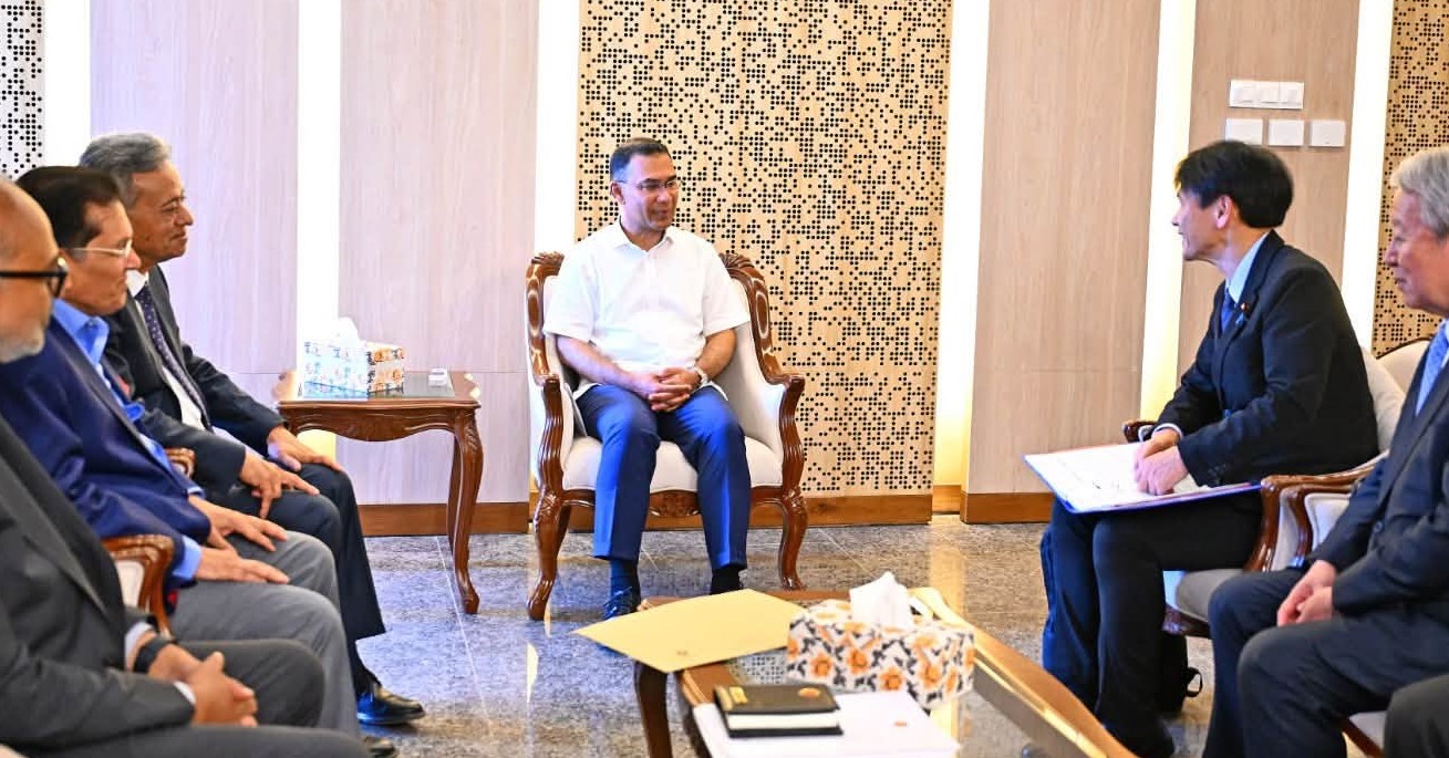 প্রধানমন্ত্রীর সঙ্গে জাপানি প্রতিনিধি দলের সাক্ষাৎ