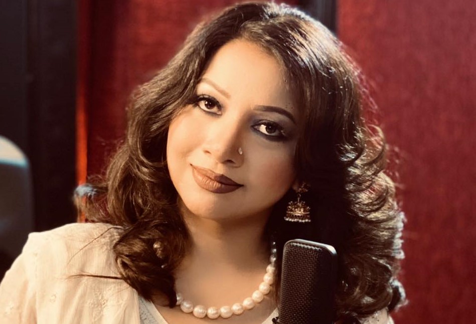 ক্ষুব্ধ-বিরক্ত আঁখি আলমগীর বললেন, ভণ্ডামি থেকে মুক্তি চাই