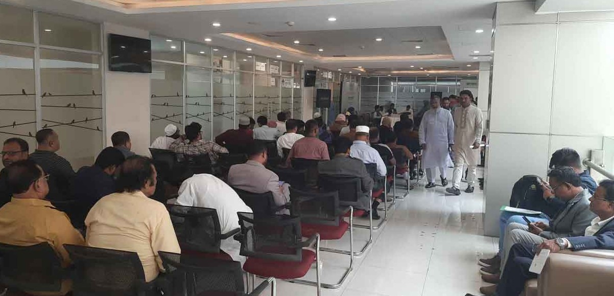 এনসিপির মনোনয়নপ্রত্যাশীদের দ্বিতীয় দিনের সাক্ষাৎকার চলছে