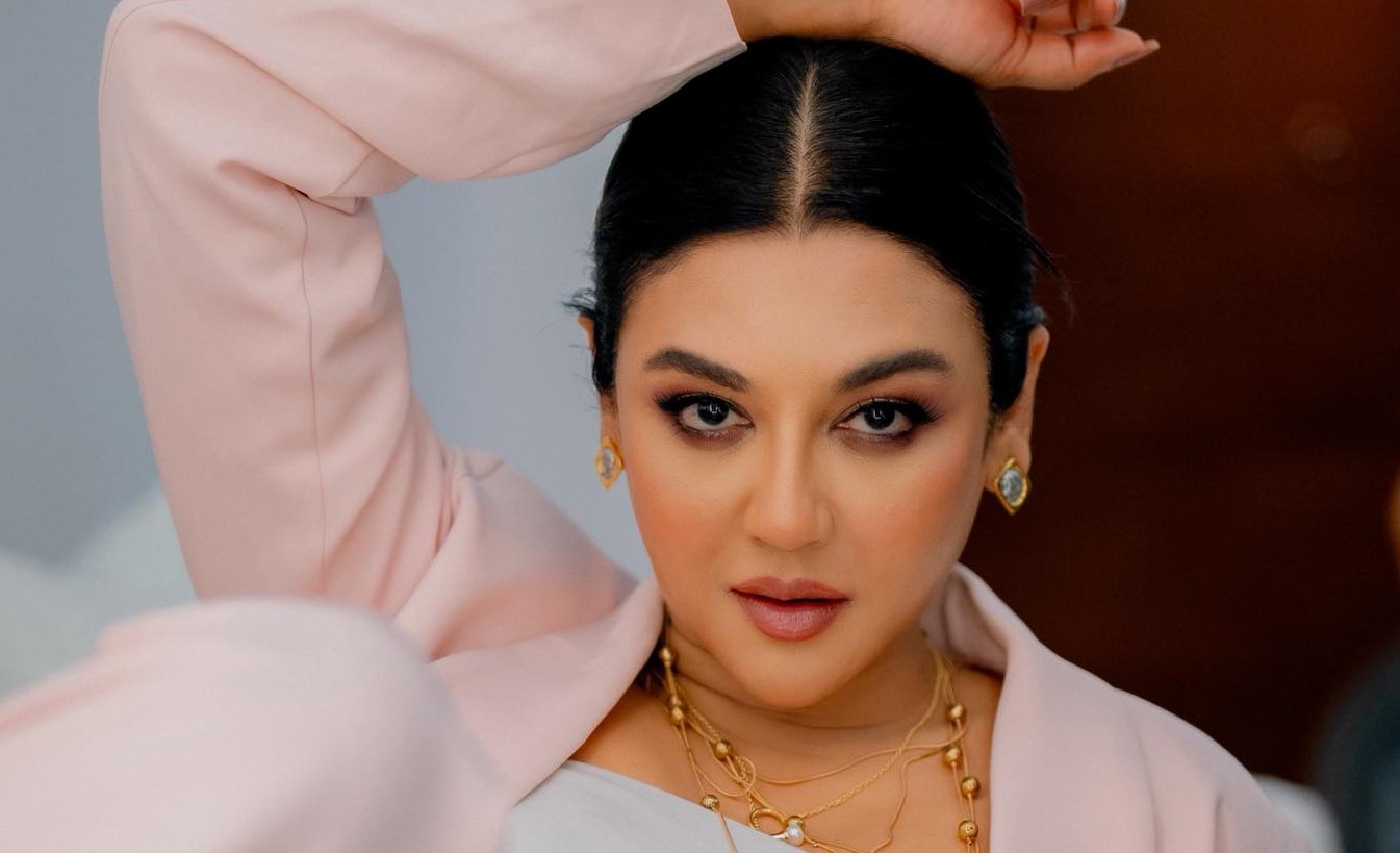 চারিদিকে ঠান্ডা কোথাও বসতে পারছি না: জয়া আহসান