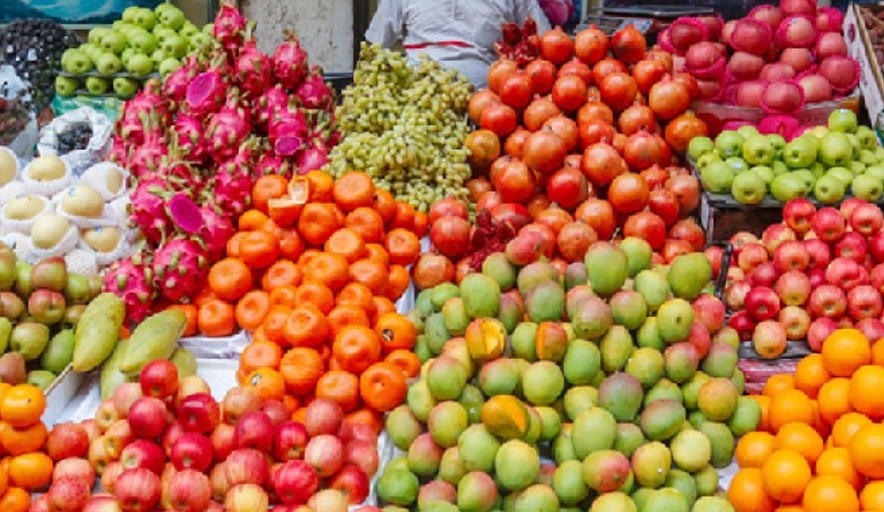 ফলের দাম কেজিতে ৫০-৯০ টাকা বাড়তি