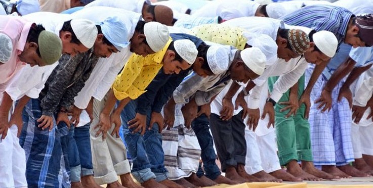 জামাতে নামাজ আদায় নিষিদ্ধ করলো ইতালি