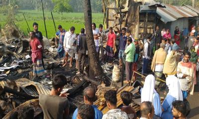 নেছারাবাদে আগুনে ৫০টি দোকান পুড়ে ছাই