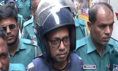 পলকের ফাঁসির দাবিতে আদালত চত্বরে স্লোগান, ডিম নিক্ষেপ