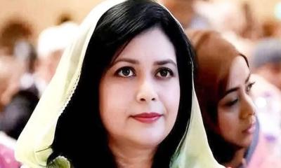 ১৭ বছর পর বাবার বাড়িতে ফিরছেন জোবাইদা রহমান