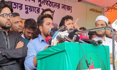 ৭২ এর সংবিধানকে টিকিয়ে রাখতে চাচ্ছে বিএনপি: নাহিদ ইসলাম