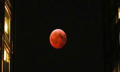 ‘ব্লাড মুন’ দেখল বাংলাদেশের মানুষ