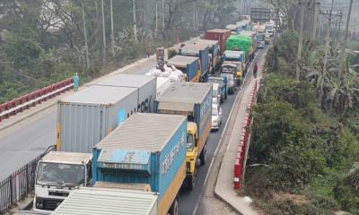 ঢাকা-চট্টগ্রাম মহাসড়কে ১৯ কিলোমিটার যানজট 