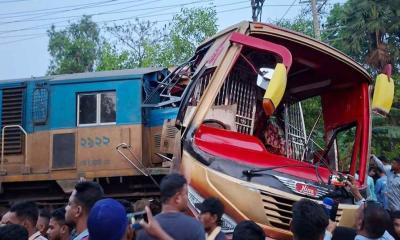 দেশে গত ১০ দিনে সড়কে ঝরল ২৭৪ প্রাণ