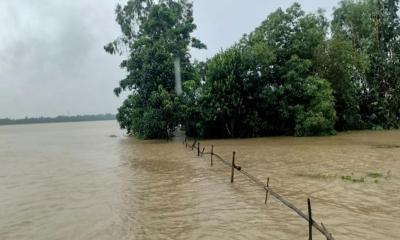 বন্যার পানিতে ফেনী প্লাবিত, সড়ক যোগাযোগ ব্যাহত