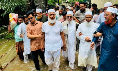 চট্টগ্রামে বন্যাদুর্গত এলাকা পরিদর্শনে বিরোধীদলীয় নেতা