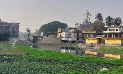 দখল দূষণে মরতে বসেছে নড়াইলের চিত্রা নদী