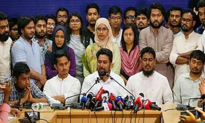 বিমান দুর্ঘটনায় হতাহতের সঠিক সংখ্যা জানান: নাহিদ ইসলাম