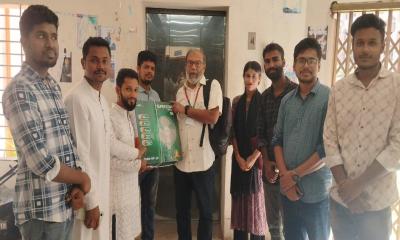 শিক্ষার্থীদের লিফটের জন্য ভিসির হাতে ফ্যান হস্তান্তর 